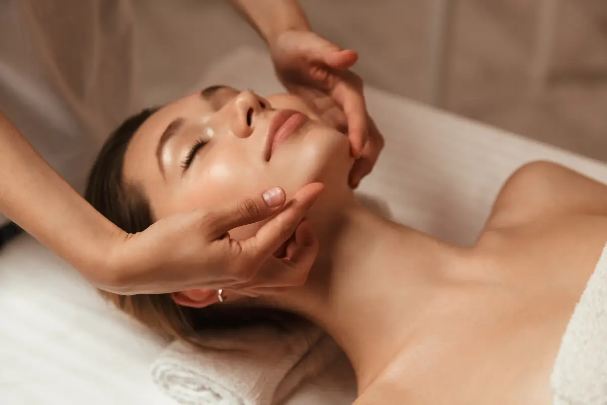 Top 5 Skin Benefits of Glo2Facial